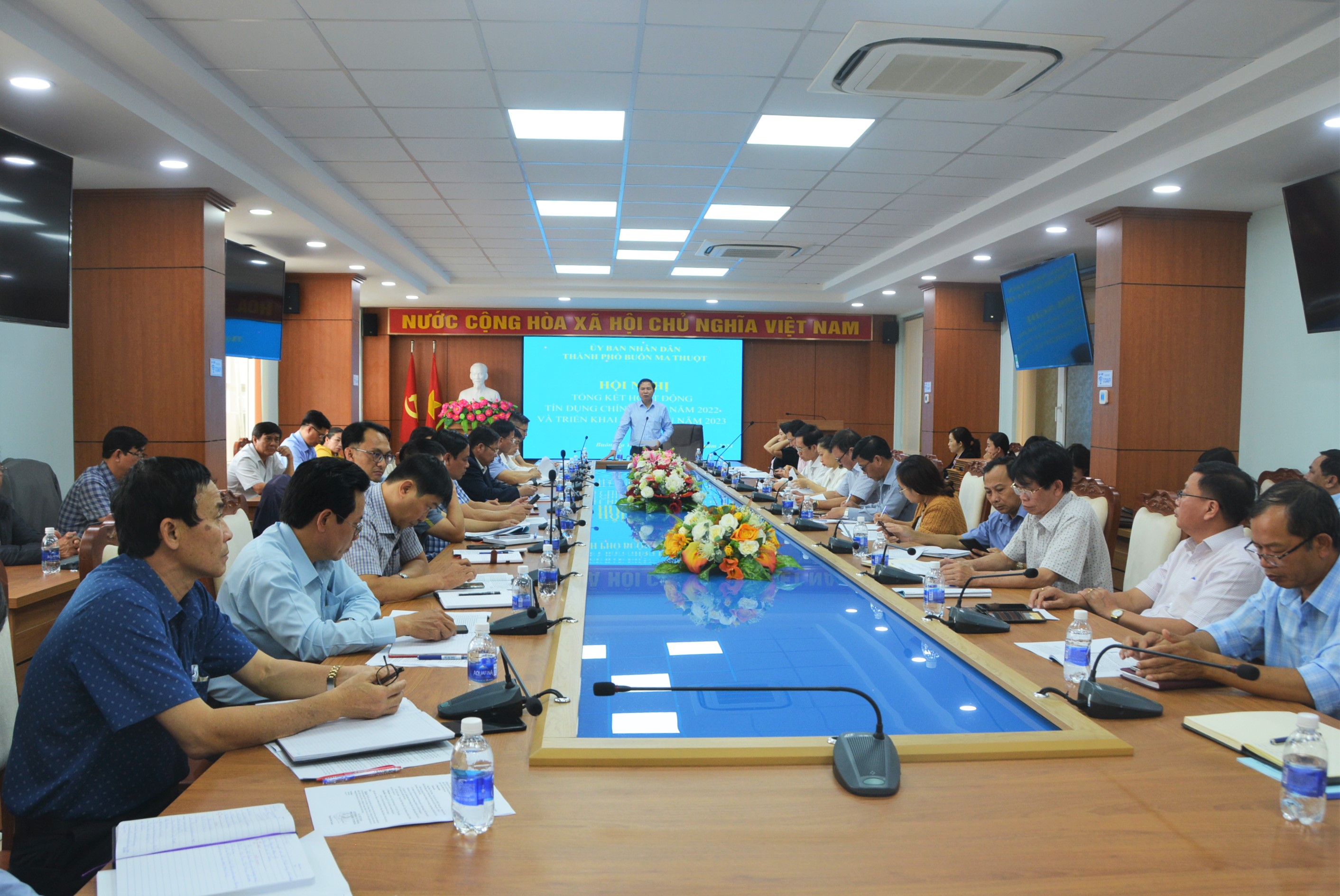 UBND Thành phố tổ chức họp Ban Đại diện Hội đồng quản trị Ngân hàng Chính sách xã hội Thành phố nhằm đánh giá tình hình thực hiện nhiệm vụ công tác năm 2022